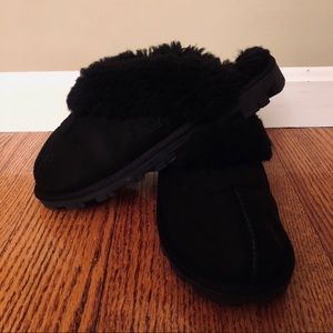UGG Genuine Shearling Lined Slipper